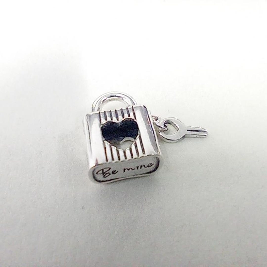 PADLOCK KEY HANGER / SILVER ボルトルーム vaultroom PADLOCK KEY HANGER silver - メルカリ