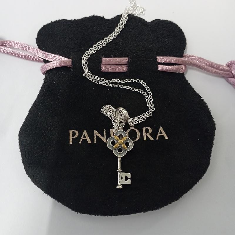 PANDORA ツートンカラー キー&フラワーネックレス&ペンダント