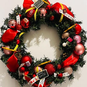 Classroom Holiday Wreath
