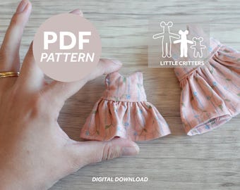 Patrón de costura e instrucciones en PDF para vestiditos de peluche de 10 cm (4 pulgadas).