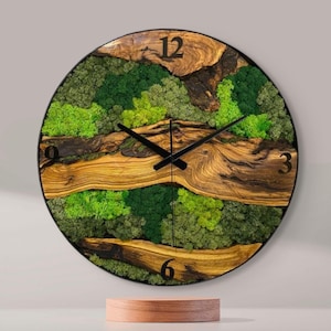 Minimalist Moss Wood Wall Clock Natural Design Modern Wall Decor Wooden Art Clock Unique Green Accent Eco Friendly Home Gift Idea