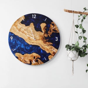 Ocean Inspired Resin and Wood Wall Clock, Handmade Coastal Home Decor, Nautical Beach House Art, Unique Gift for Sea and Nature Lovers