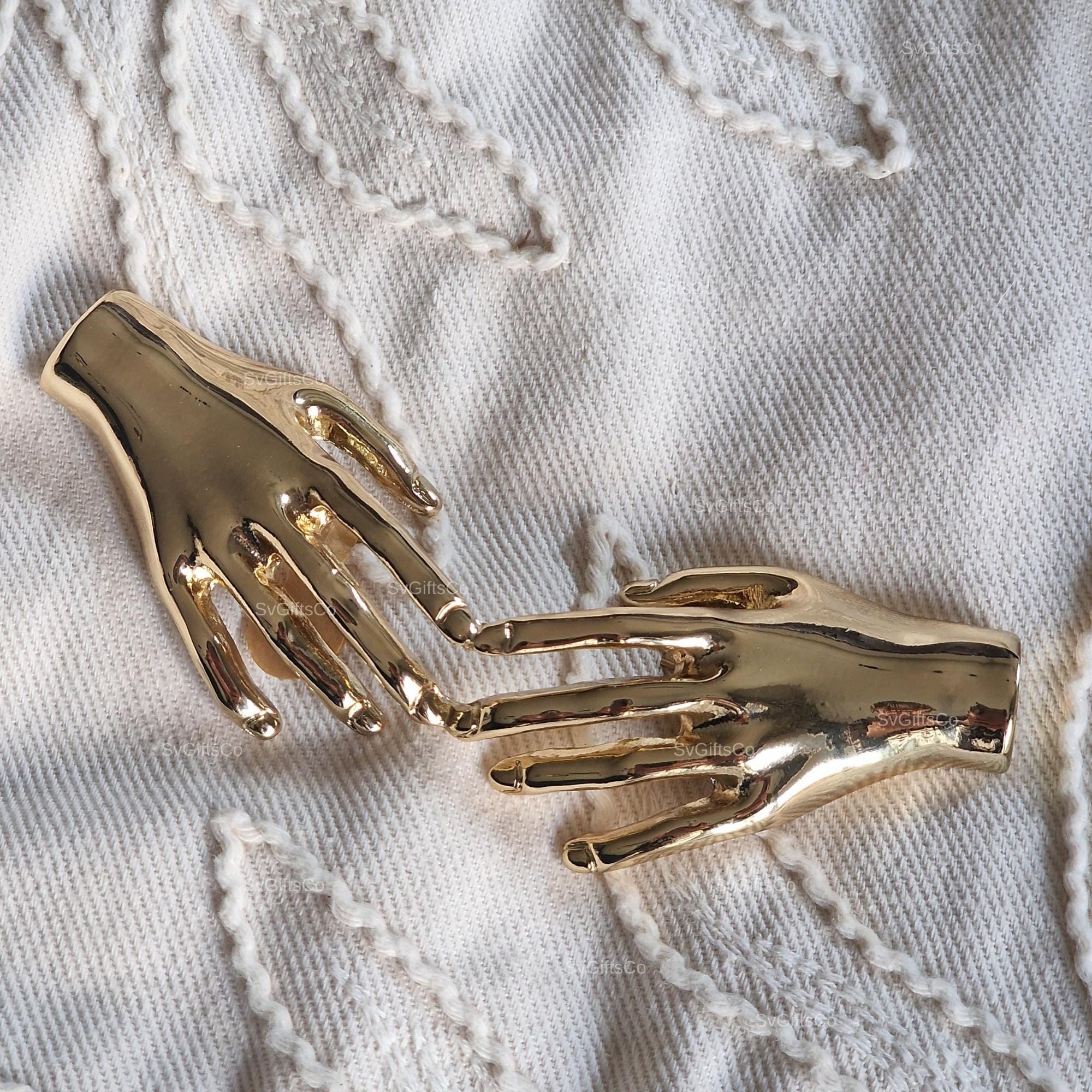 Schiaparelli brooch - Etsy 日本