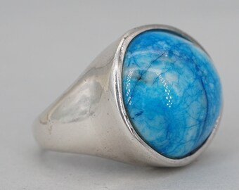 Size 6 Modernist Sterling Silver Dyed Agate Blue Ring