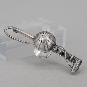 Broche De Sombrero De Copa Largo Plano De Plata De Ley