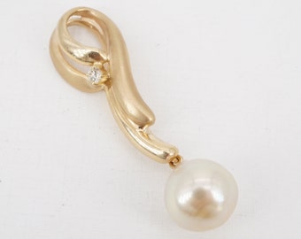 ww vintage 14k gold cultured pearl and diamond pendant
