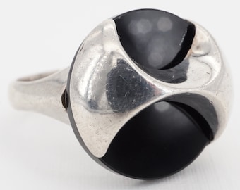 size 9.5 vintage israel modernist sterling silver and onyx ring