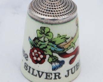 Vintage 1977 silver jubilee sterling & enamel English commemorative thimble