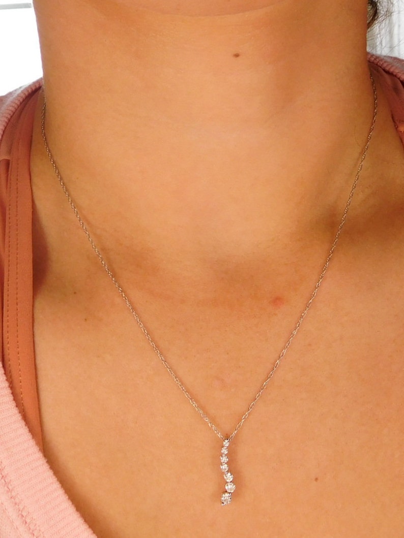 Vintage 14k White Gold and Diamond 18 Necklace WW