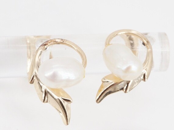 vintage 14k gold baroque pearl dainty nature earri