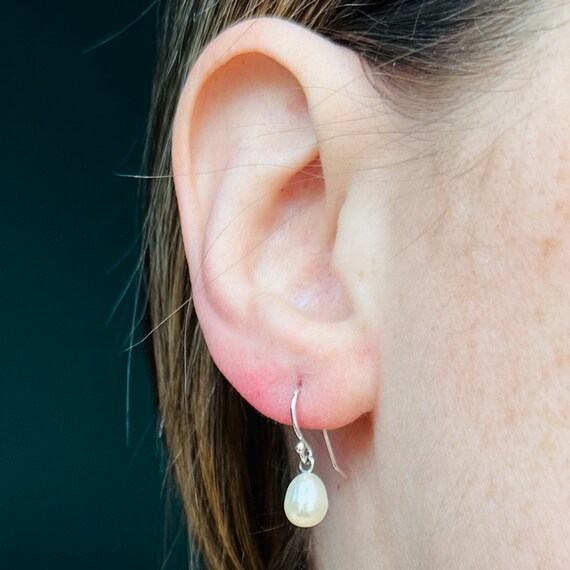 Simple vintage sterling & cultured pearl drop ear… - image 8