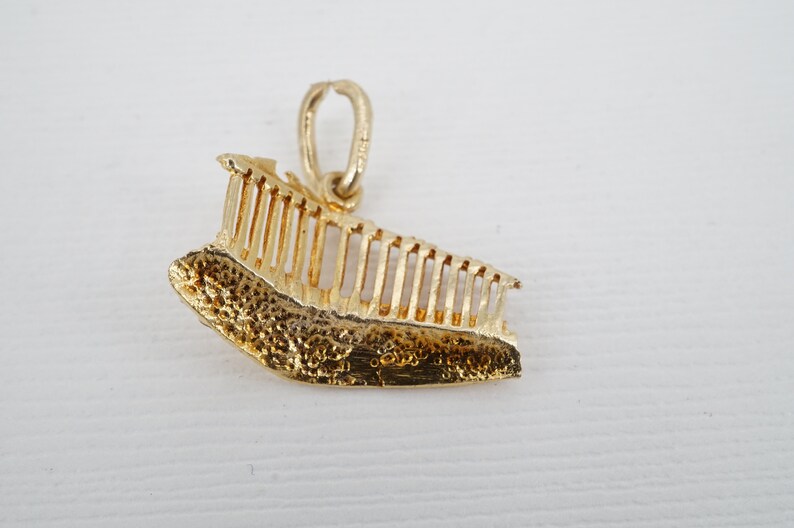 vintage 14k gold roman column ruins charm ww