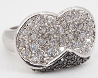 size 6 vintage chunky sterling silver cubic zirconia modern heart ring