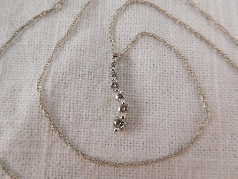 Vintage 14k White Gold and Diamond 18 Necklace WW