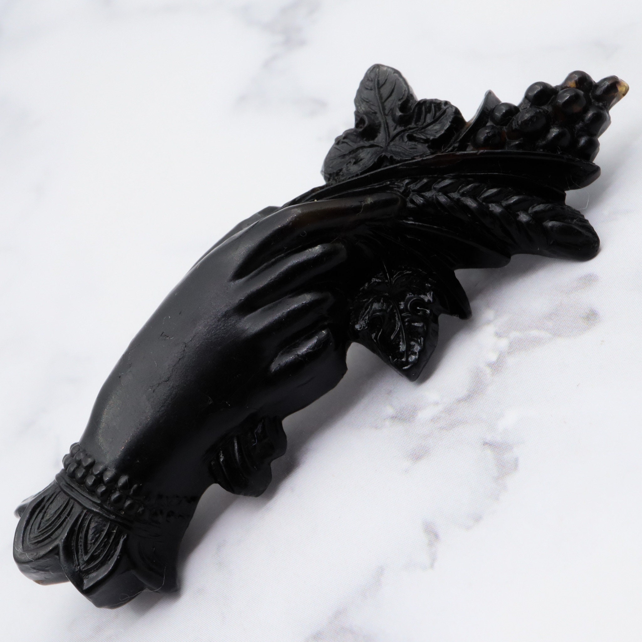 Vitrine sculptée, Forêt Noire, fin XIXe siècle, 2 600