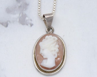 Vintage sterling shell cameo pendant necklace, 18"