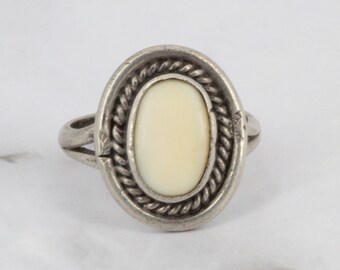 Vintage Native American Sterling Bone Ring - Size 5.5