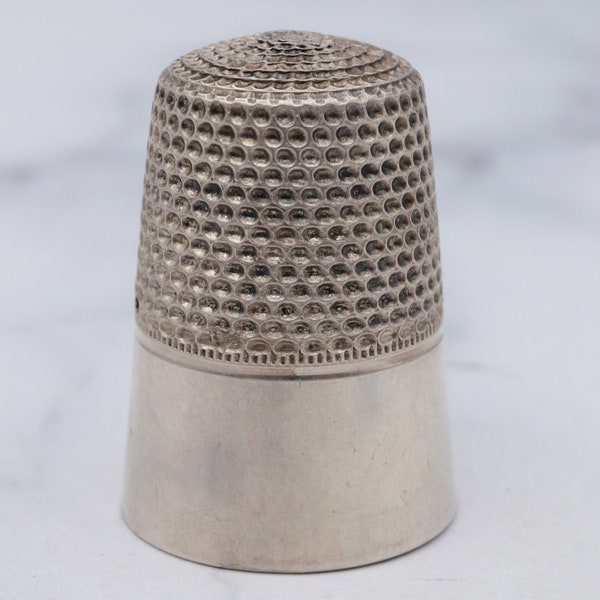 Simple Antique sterling thimble, sz 4