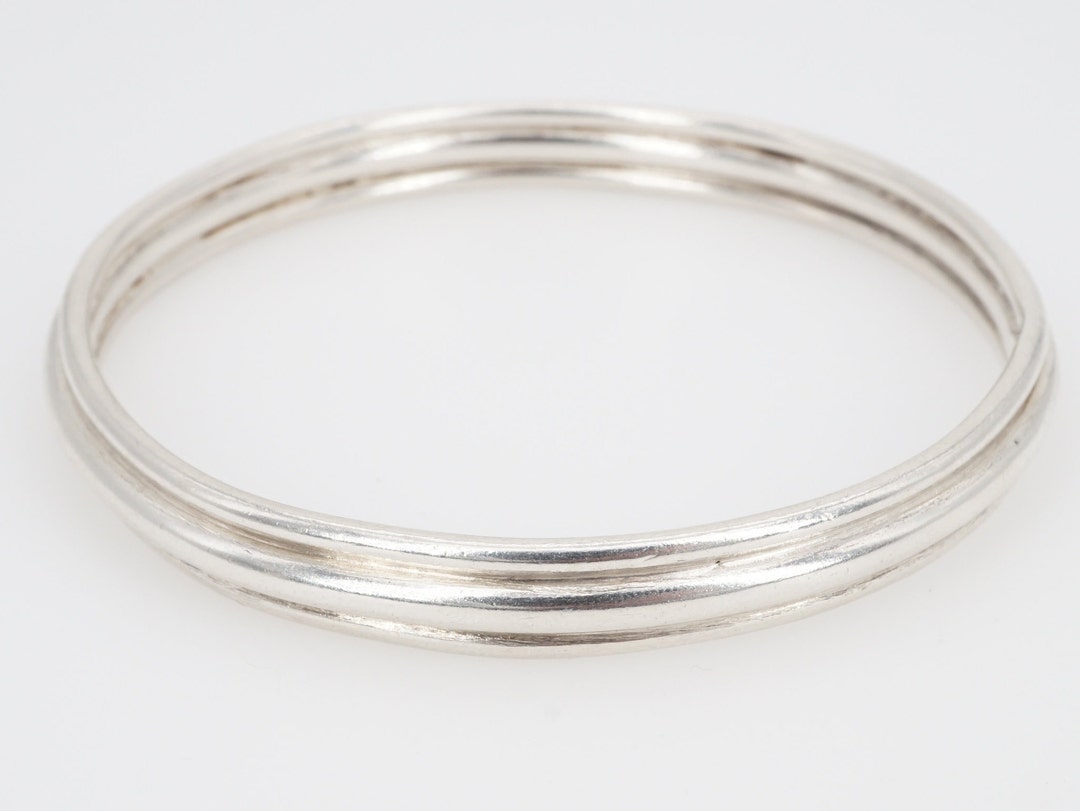 thumbnail image 2 of Old English Jewellers 925 Sterling Silver Heavy Hook Bangle – Solid, 26.8g 2 of 2