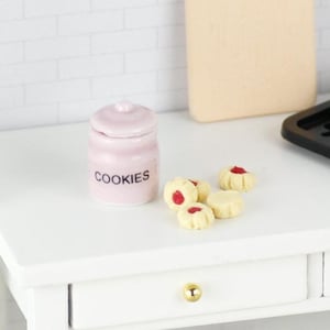 Tarro de galletas rosa en miniatura para casa de muñecas con galletas de mermelada, escala 1:12