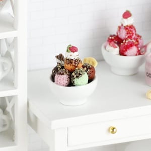 Dollhouse Miniature Chocolate Ice cream Sundae 1:12 scale