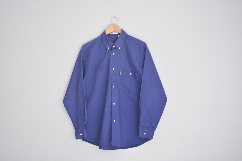 navy blue button down collar shirt
