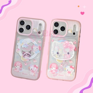 Puede incluir: Dos fundas transparentes para teléfono con borde rosa. Una funda presenta un personaje de dibujos animados con un gran lazo rosa, y la otra tiene una variedad de personajes. Ambas fundas tienen un fondo rosa y blanco.