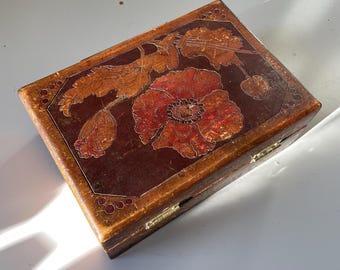 Vintage Hand Carved Wooden Box | Poppy Flower Pyrography | Art Nouveau Style | Trinket Jewellery Box | Early 20th Century