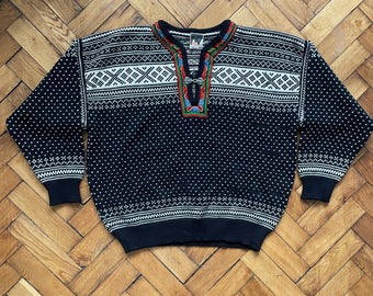 Vintage Norwegian Wool Sweater DALE OF NORWAY Chunky Knit Funky Fairisle Geometric Embroidered Pattern Nordic Icelandic Clasp Jumper 80s 90s