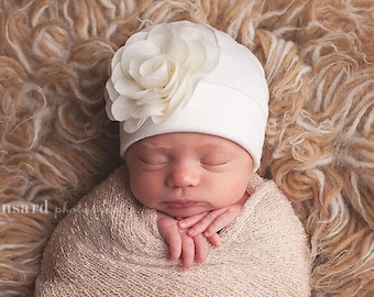 Newborn Girl Hat, Nursery Beanie, Infant Beanie, Newborn hat, baby girl Hat, Newborn Girl hat, Baby Hospital Hat, Coming Home hat, flower