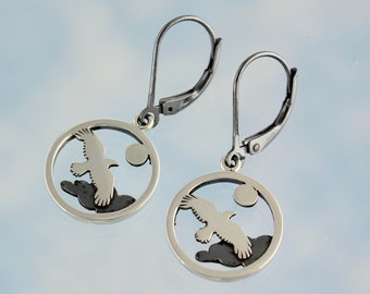 Raven Cloud and Moon Earrings- pájaros plateados, nube negra- brillante negro plata de ley palanca ganchos traseros - barco libre USA