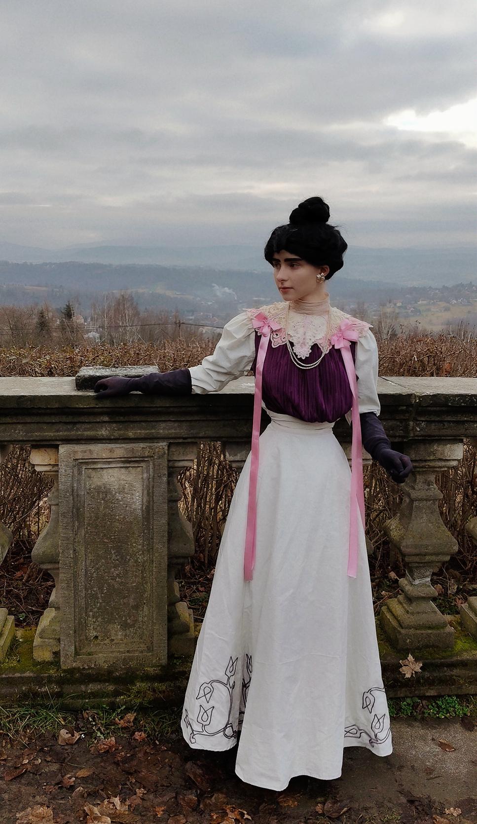 Abito in stile anni 1890, abito da principessa vittoriana