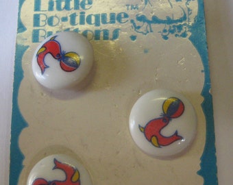 3 Plastic Buttons of Seal and Ball