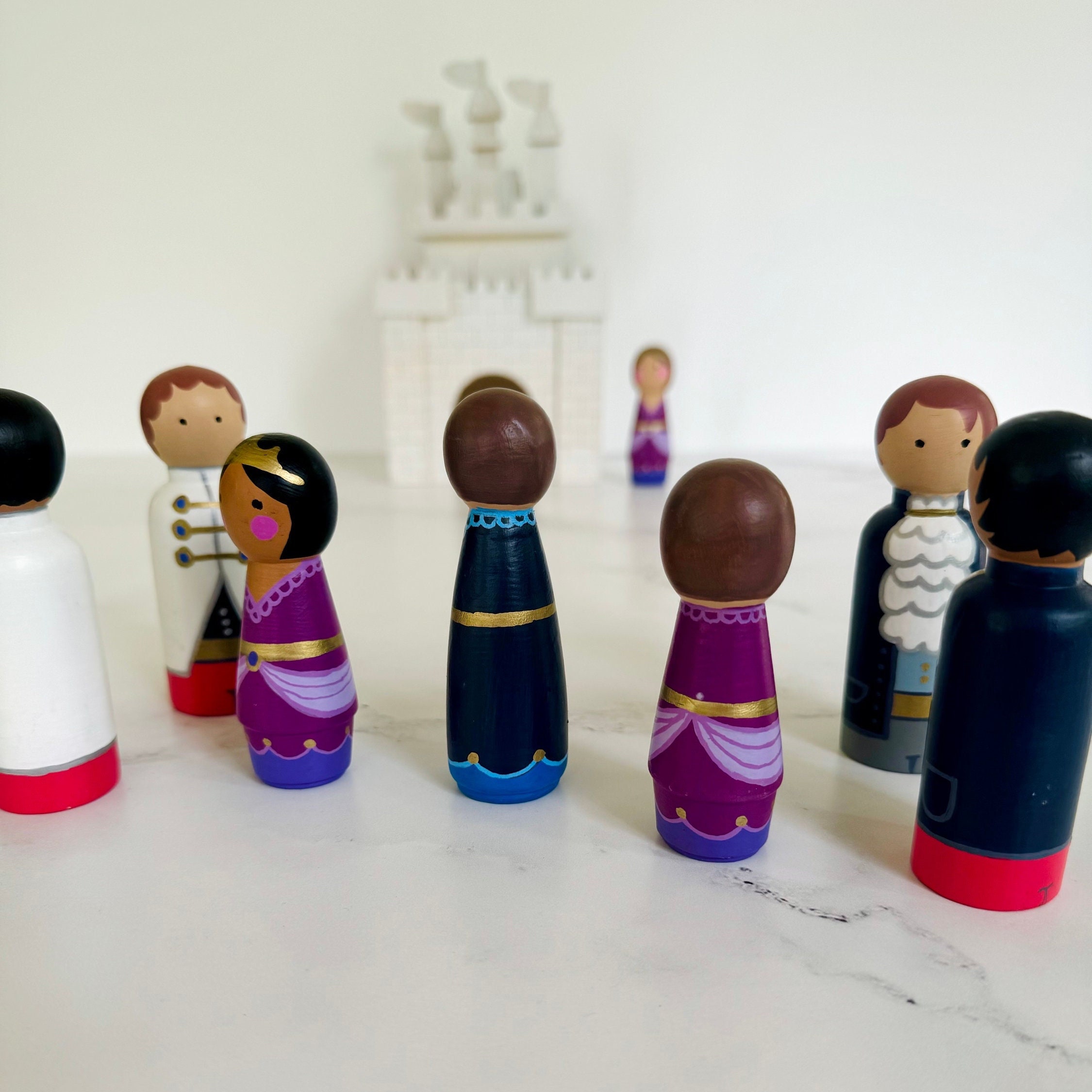 Royal Family Peg Doll Set: Hand-painted Wooden Toy - Etsy
