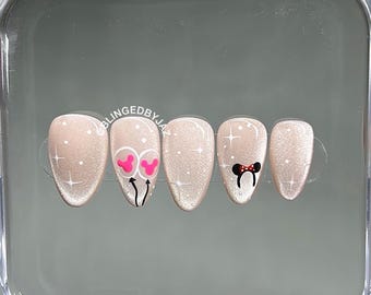 Geïnspireerd op Cateye-muiskoppen| themaparknagels| Druk op de nagels | kopspijkers muizenpaar | voorbereidingskit inbegrepen | karakternagels | muisballon