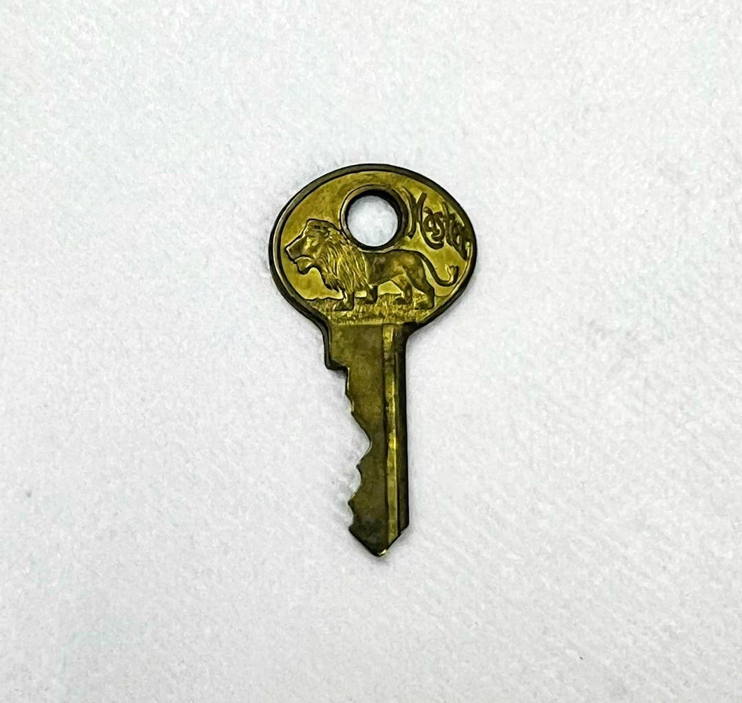 Vintage Master Lock Key Lion 1950's - Etsy