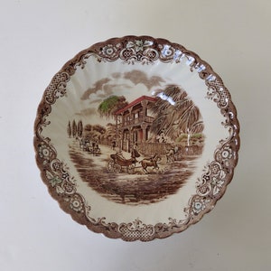 Heritage Hall French Provincial 8 1/4&quot; Serving Bowl by Johnson Brothers - made in England