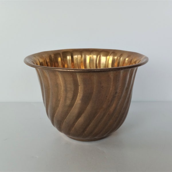 Lovely Brass Planter Pot or Bowl Dish