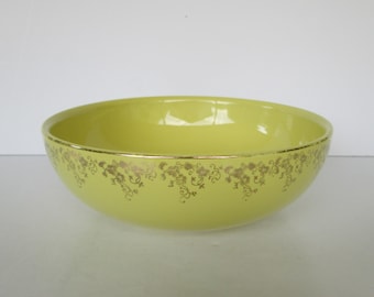 Hall&#39;s Superior Quality Yellow 9&quot; Serving Bowl