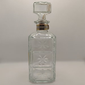Vintage 70&#39;s Walker Deluxe Bourbon Liquor Decanter Bottle