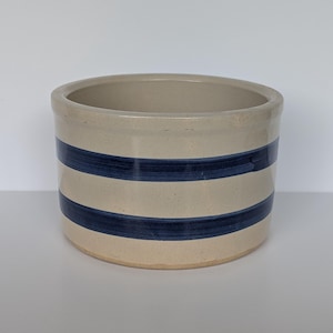 Roseville Ransbottom aardewerken pot of plantenbak - plamuurgrijs en marineblauw gestreept
