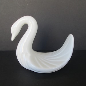 Lovely White Ceramic Swan