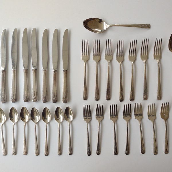 1940's Oneida Community Flatware - Milady pattern - 33 pcs. including 2 big serving spoons - Silver Plate Stainless