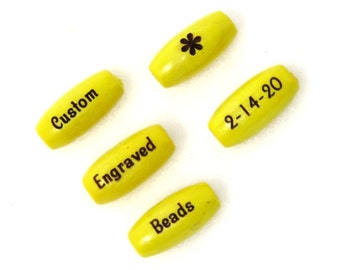 15mm x 7mm - Madera Amarilla Brillante En forma de melón ovalado - Personalizado grabado con láser - 1-2mm agujero - Nombres, fechas, palabras, logotipos - Barril