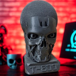 T-800 Skull Stand for Echo Dot: Sci-Fi Alexa Speaker Holder with LED Eyes