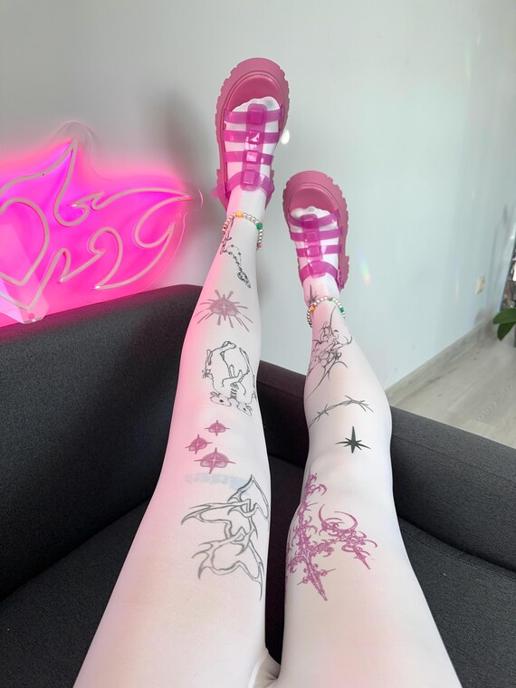 Collant stampati con stampa gotica, tribale rosa, cuori Italia