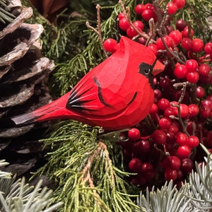 Cardinal Ornaments Clip On, Weihnachtsbaumverzierung, handgefertigte Holzuniqe-Weihnachtsgeschenke für Holzvogelliebhaber