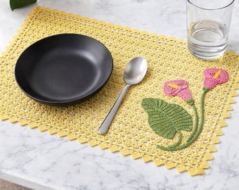 Mantel individual de crochet con patrón de aplique de cala