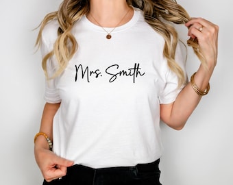 Camisa personalizada para la novia y la señora, camisa para la futura novia, regalo de compromiso, camisa de boda, camisa para la futura señora, camisa personalizada para la señora, camisa con el apellido de la señora