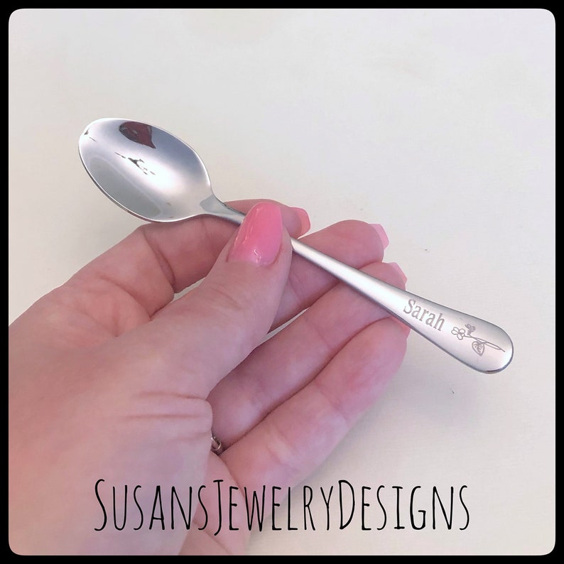 Engraved birth flower baby spoon, name baby shower gift, stainless steel, new mom, floral, personalized gift for mom, christening, unisex image 1